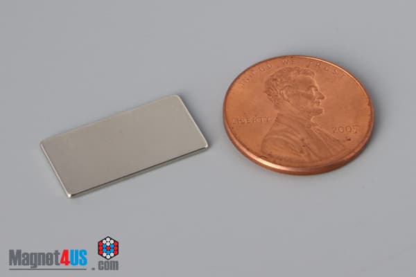 3/4" x 3/8" x 1/32" N45 Neodymium Block Magnet - photo 1
