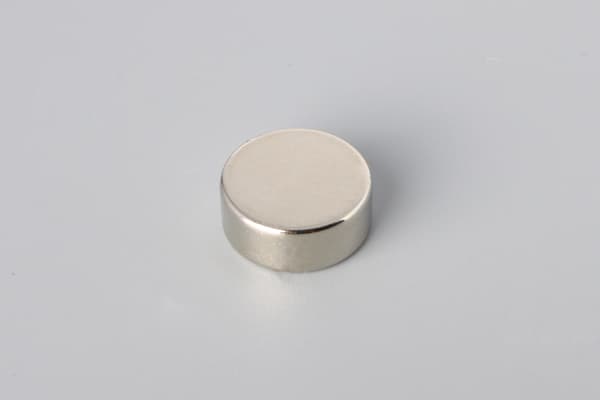 5/8" dia. x 1/4" N45 Neodymium Disc Magnet - photo 2